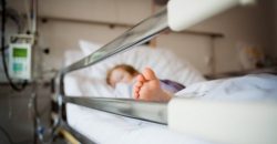 На Дніпропетровщині хлопчик впав зі сходів: дитина знаходиться в комі - рис. 6