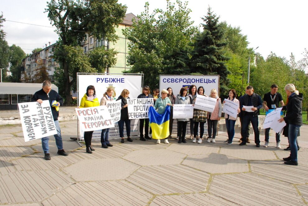 У Дніпрі переселенці провели мітинг проти псевдореферендумів на окупованих територіях - рис. 2