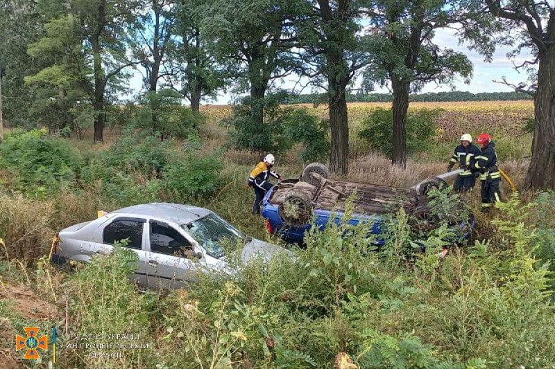 У Дніпропетровській області рятувальники допомогли ліквідувати наслідки ДТП - рис. 1