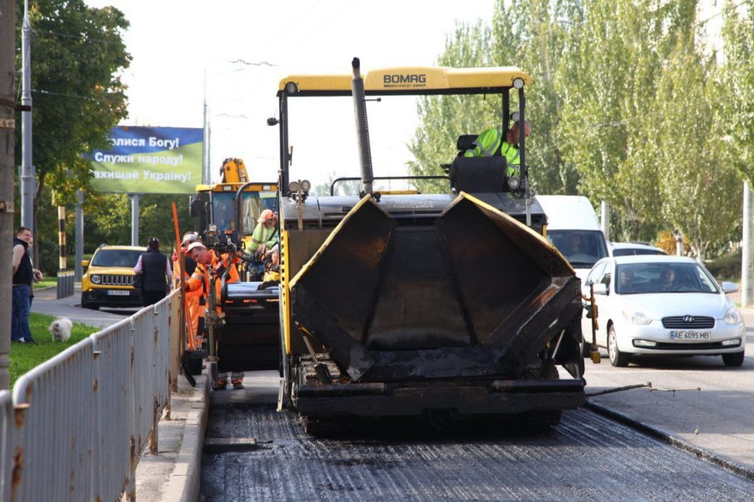 После полугодовой паузы в Днепре начали ремонтировать дороги: почему работы не выполняли раньше - рис. 4