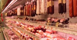 Виносив у штанах: у Дніпрі чоловік крав їжу з продуктового магазину - рис. 3