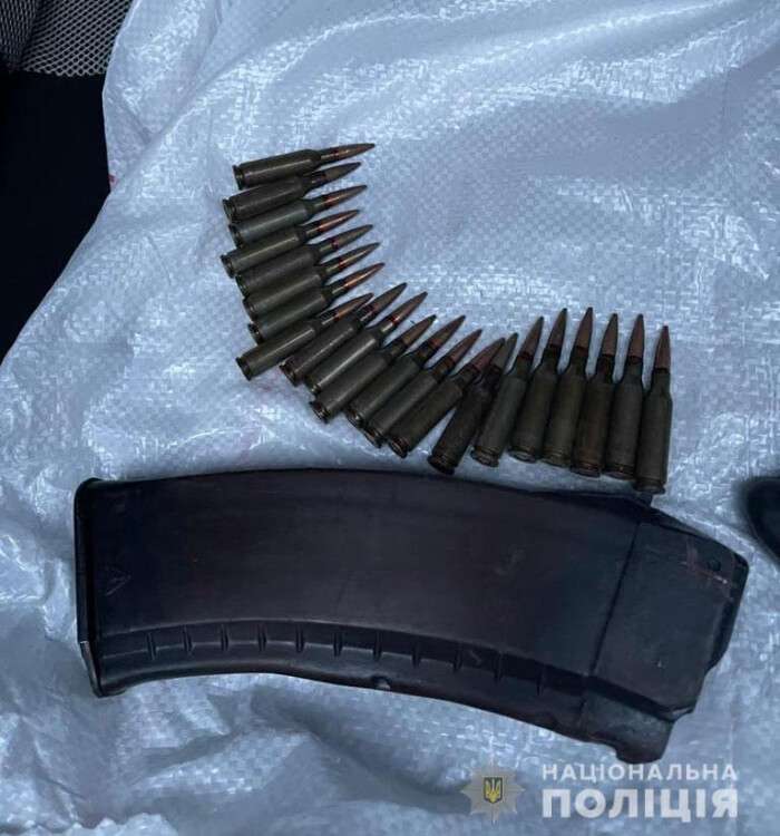 У Дніпрі затримали чоловіка, який намагався незаконно продати зброю - рис. 1