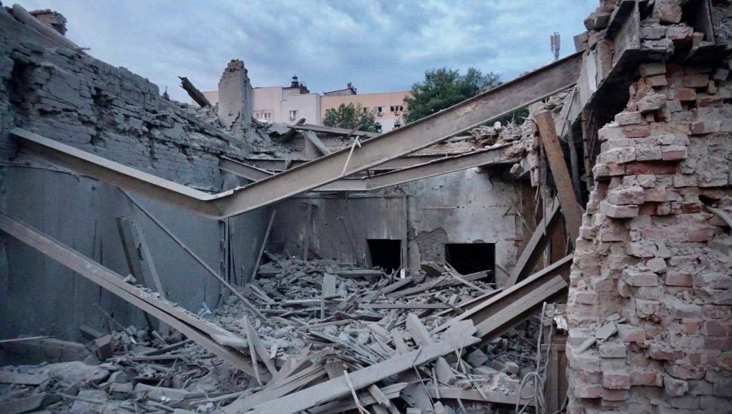 Оккупанты ударили ракетами по Днепру и Никополю: есть пострадавшие - рис. 4