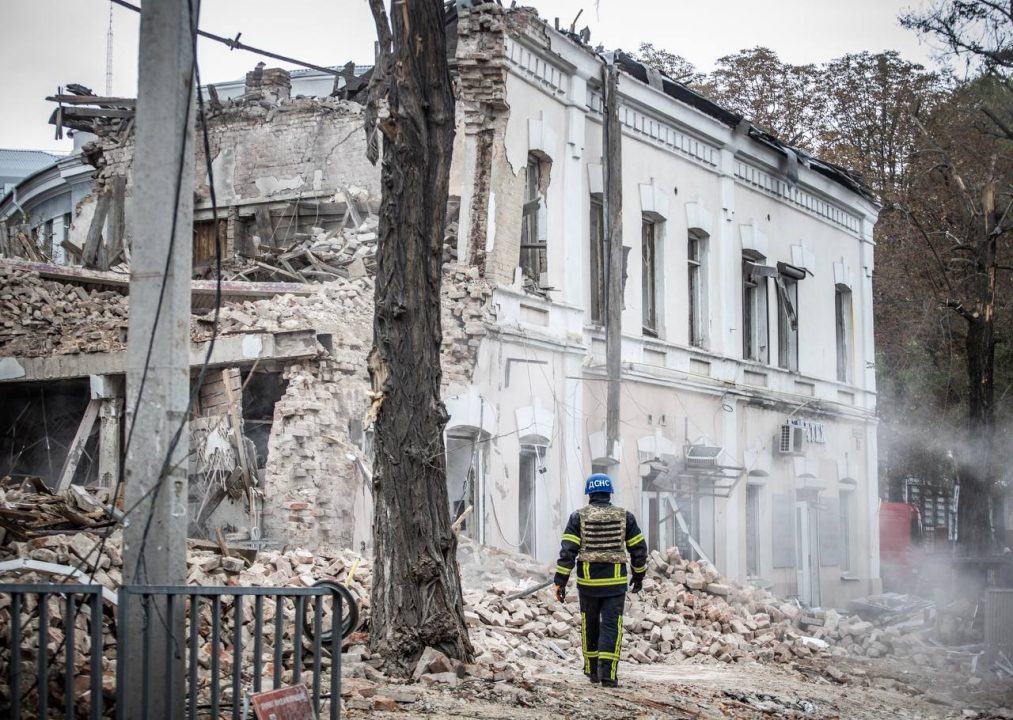 Чортів «руський мір»: очільник ДніпроОВА показав наслідки ракетного удару окупантів по центру міста (Фото) - рис. 1
