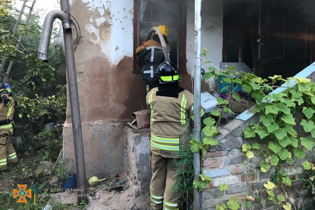 У Кривому Розі під час пожежі у будинку загинула жінка - рис. 1