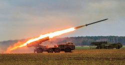 Российские оккупанты ночью из РСЗО обстреляли Запорожье: поврежден объект инфраструктуры - рис. 1