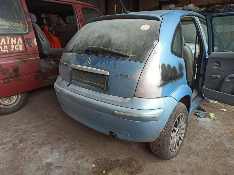 У Кривому Розі вандали зіпсували машини бійців ЗСУ - рис. 1