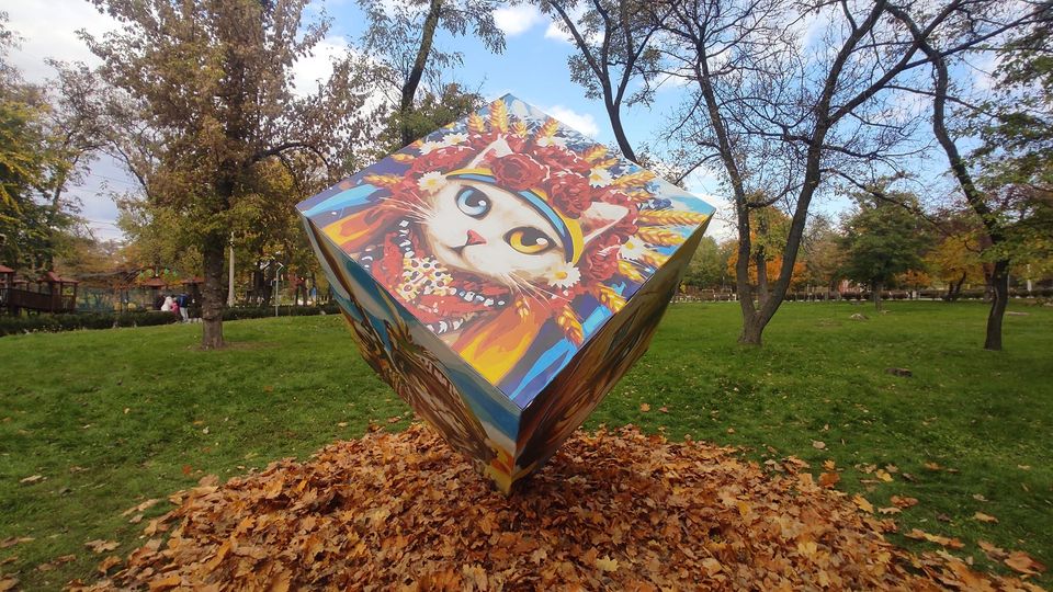 Котики-воины: в Днепре в одном из парков открыли арт-инсталляцию «Кубокот» - рис. 3