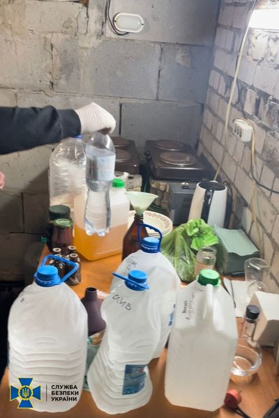 СБУ ликвидировала в Днепре нарколабораторию, которую «крышевал» местный правоохранитель - рис. 1