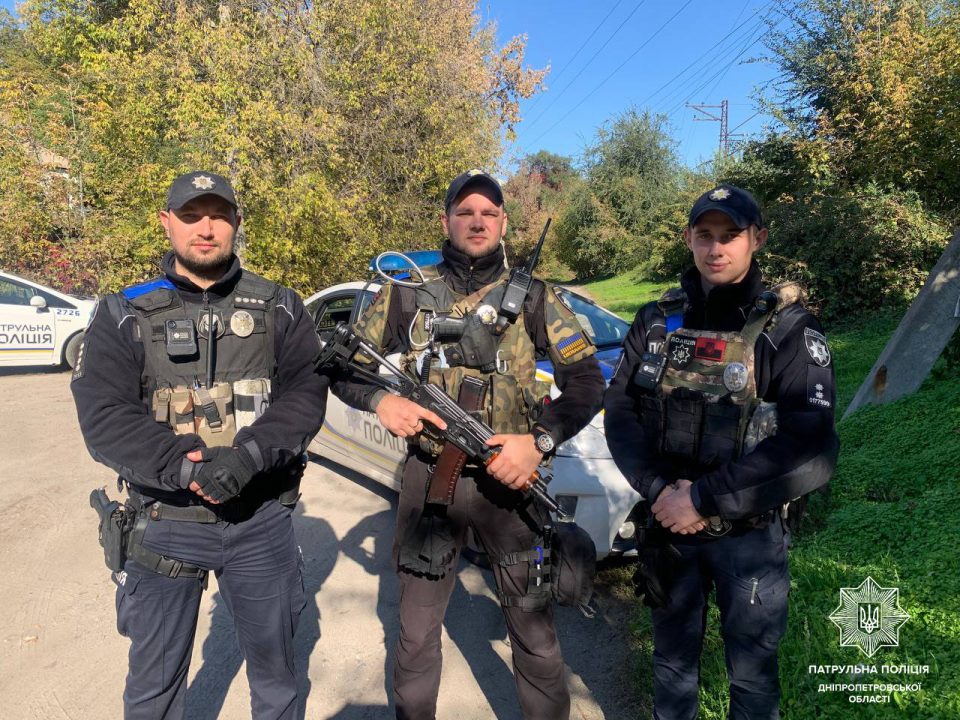 Патрульні Дніпра врятували жінку, яка намагалася вкоротити собі віку - рис. 1