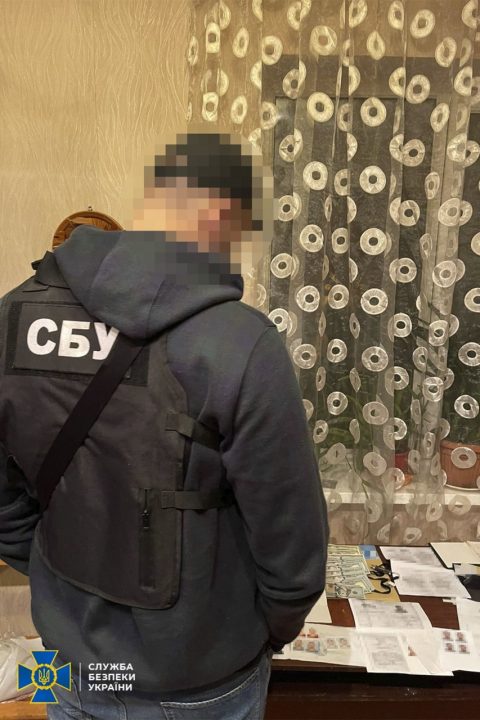 СБУ ліквідувала канал нелегального виїзду ухилянтів у Дніпрі - рис. 3