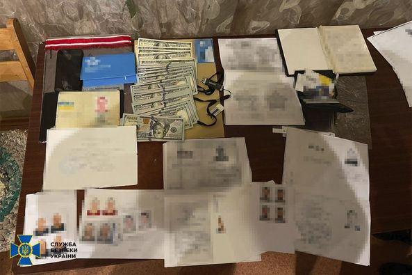 СБУ ліквідувала канал нелегального виїзду ухилянтів у Дніпрі - рис. 1