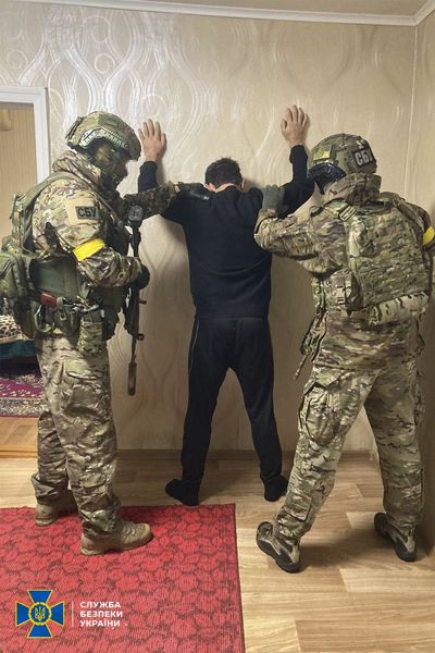 На Дніпропетровщині СБУ затримала агента рф, який шпигував за технікою та дислокацією ЗСУ - рис. 4