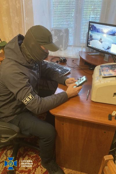 На Дніпропетровщині СБУ затримала агента рф, який шпигував за технікою та дислокацією ЗСУ - рис. 2
