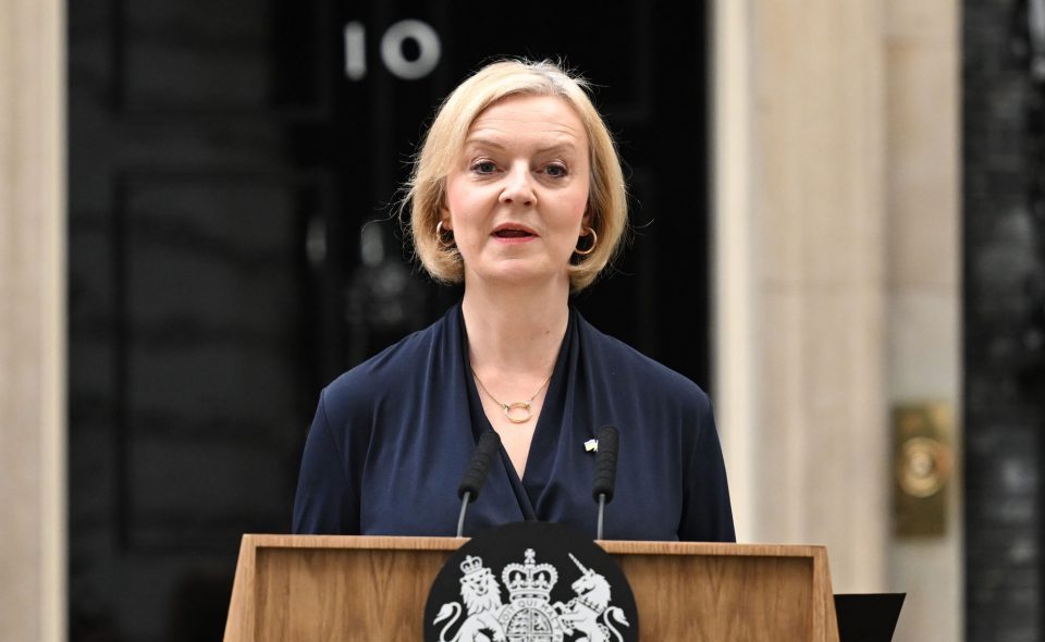 Прем'єрка Великої Британії Ліз Трасс заявила, що йде з посади - рис. 1
