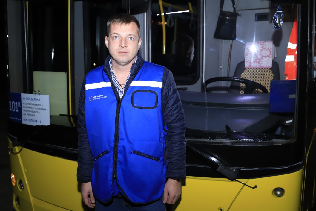 В Днепре на маршруты вышли переданные киевлянами автобусы (Фото) - рис. 12