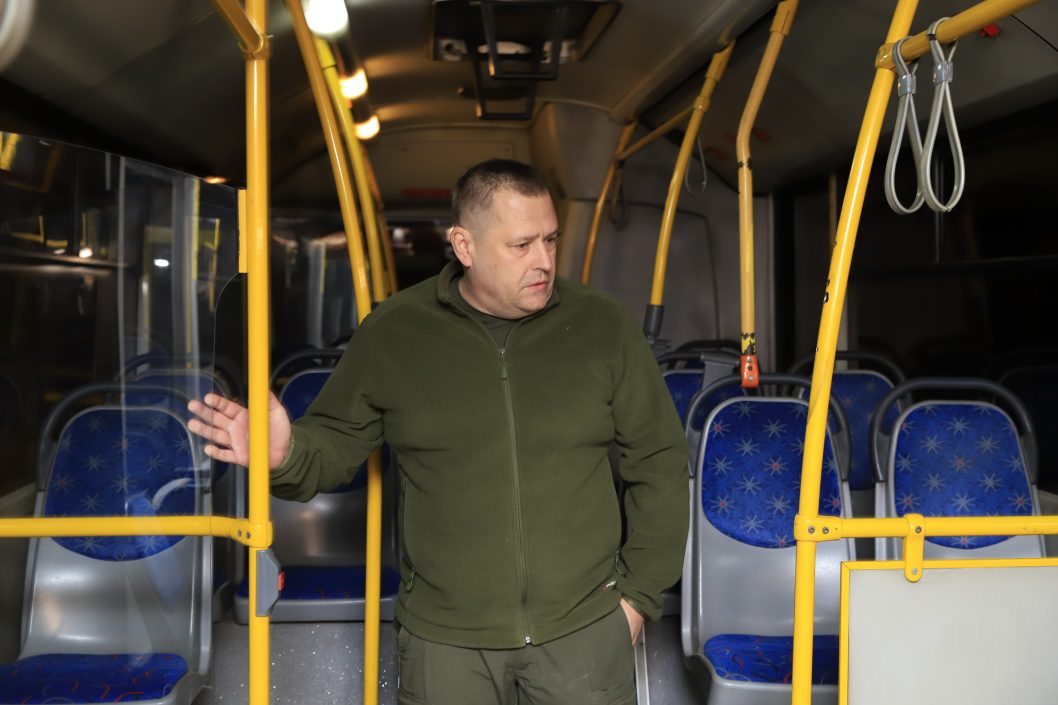 В Днепре на маршруты вышли переданные киевлянами автобусы (Фото) - рис. 6