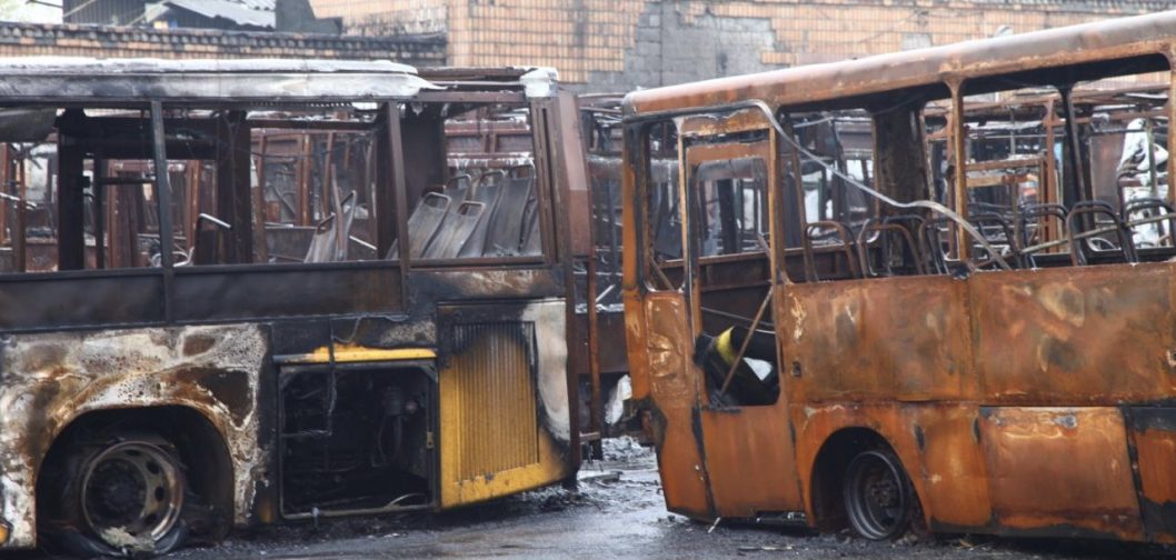 Як у Дніпрі відновлюється автотранспортне підприємство, яке постраждало від ракетного удару - рис. 1
