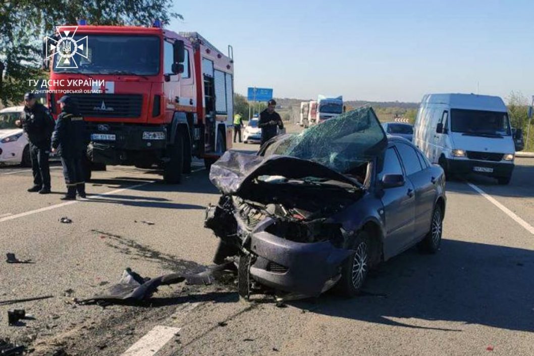 Масштабна ДТП на Дніпропетровщині: одна людина загинула, шестеро постраждали - рис. 5