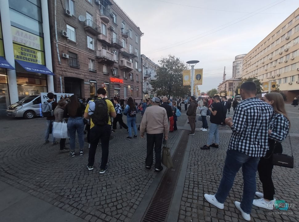 Збирали на кулю для путіна: в центрі Дніпра провели благодійний музичний концерт