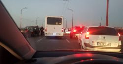 У Дніпрі на Центральному мосту сталася ДТП: рух транспорту ускладнений - рис. 10