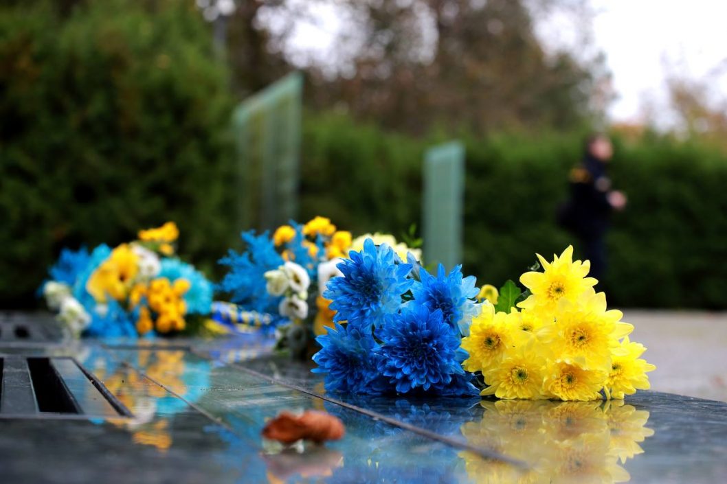 В Днепре почтили память погибших защитников Украины (Фото) - рис. 9