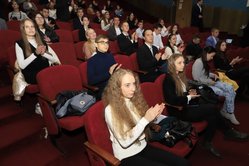 Молодіжна рада Дніпра допомагає адаптуватися переселенцям і створює проєкти для мешканців окупованих територій - рис. 5