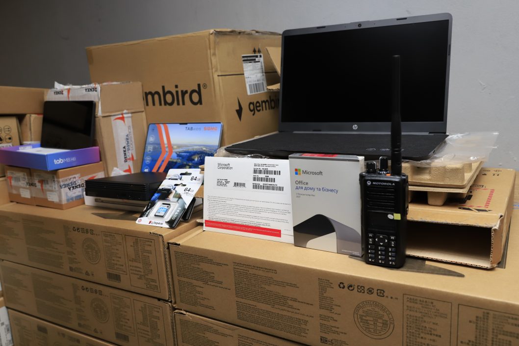 «Будуть фатальні умови для російських окупантів»: військові отримали нову техніку від дніпрян - рис. 4