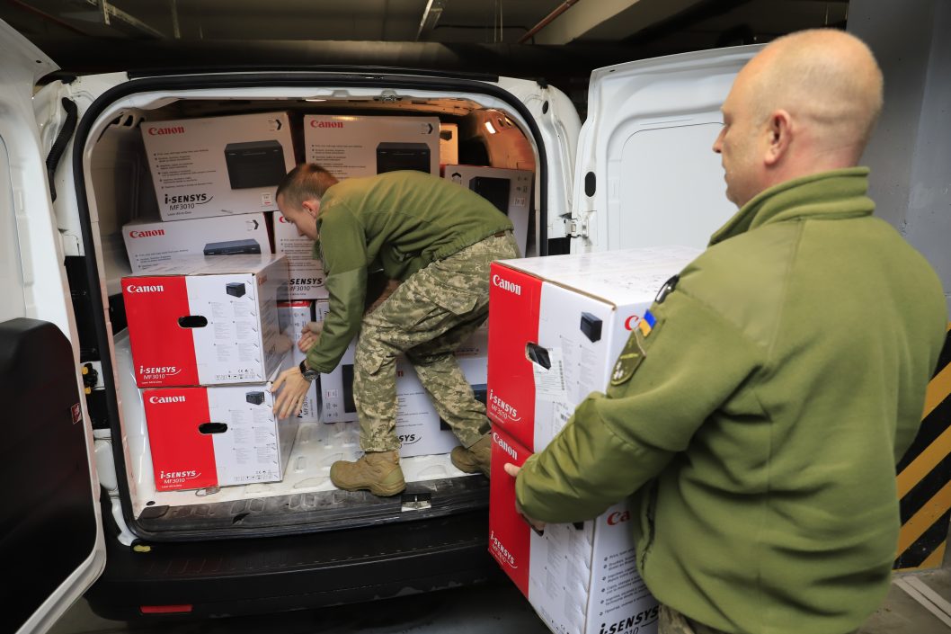 «Будуть фатальні умови для російських окупантів»: військові отримали нову техніку від дніпрян - рис. 8