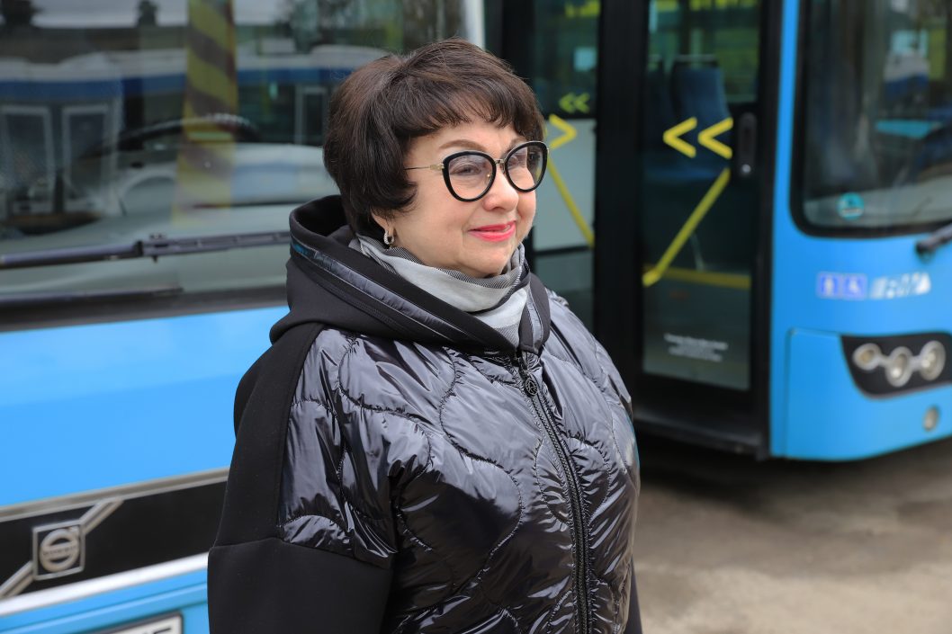 Підприємці передали Дніпру шість автобусів для потреб комунального транспорту - рис. 8