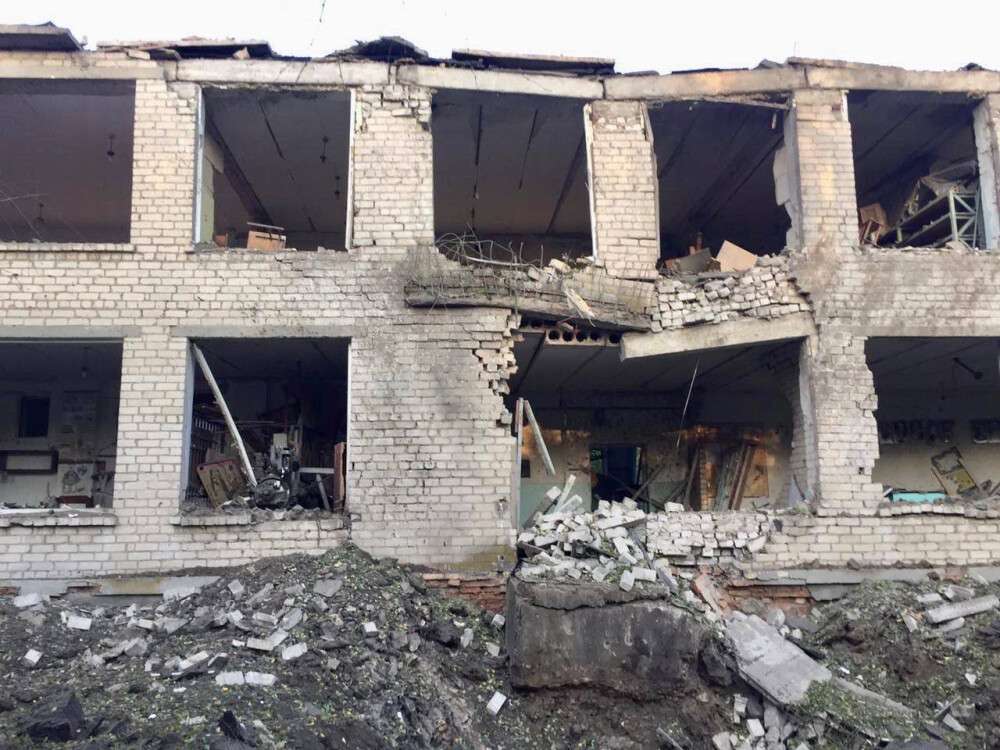 Враг нанес ракетные удары по школам в Запорожской области - рис. 1
