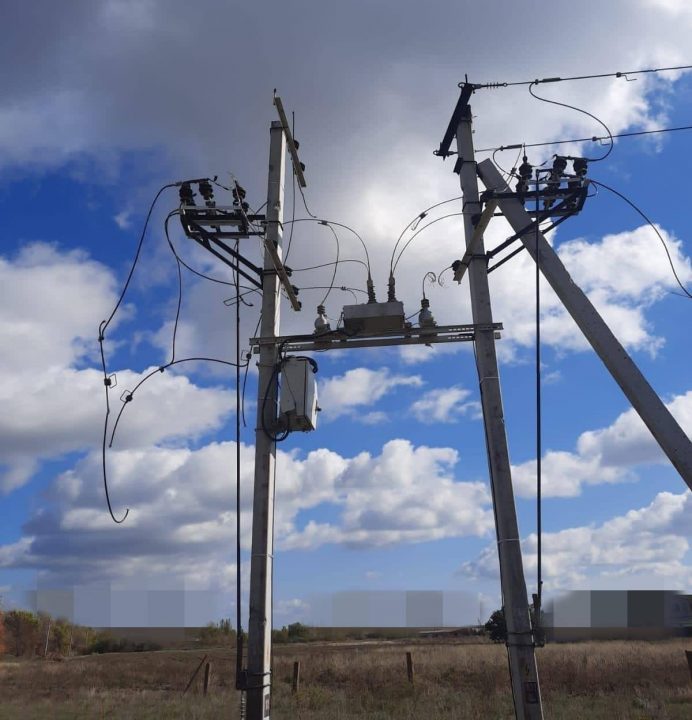Полицейские показали последствия ночных обстрелов Днепропетровщины (Фото) - рис. 5