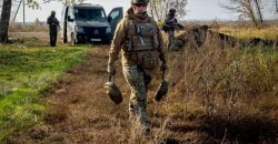 Дніпровські нацгвардійці показали, як проводять розмінування звільненої території на Донеччині - рис. 7