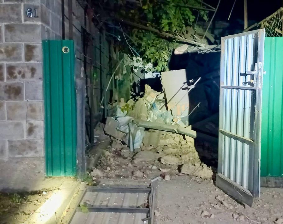 Российские оккупанты накрыли огнем из РСЗО и артиллерии Никопольский район: есть сильные разрушения (Фото) - рис. 6