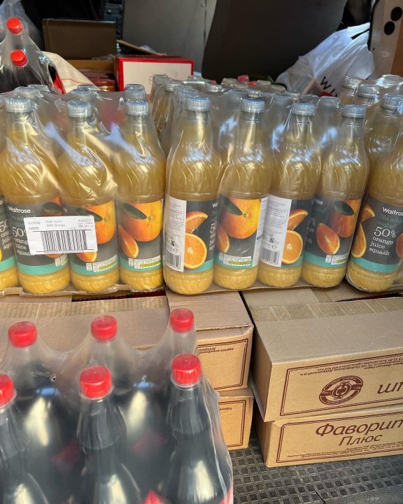 Волонтеры Днепра передали военным и гражданским большой продуктовый груз (Фото) - рис. 4
