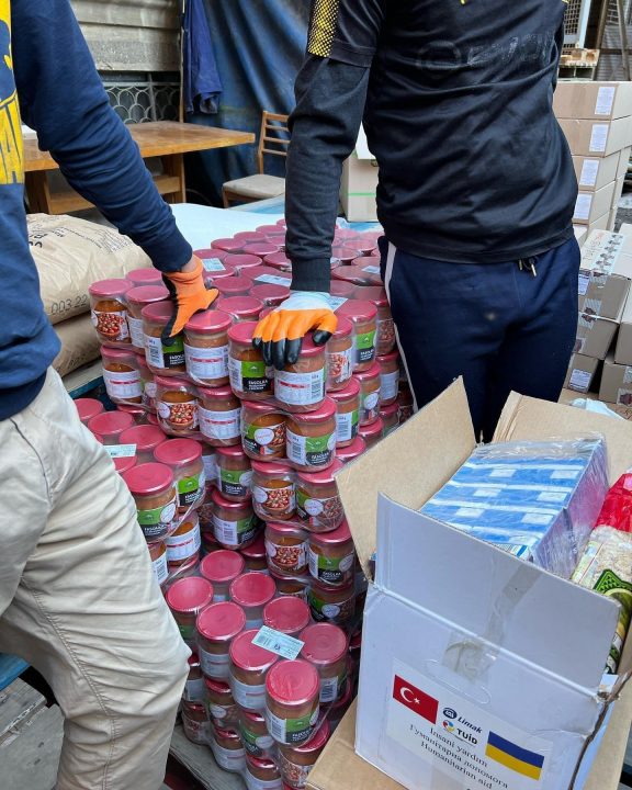 Термобілизна, продукти, медикаменти, корми для тварин: допомога волонтерів Дніпра за минулий тиждень (Фото) - рис. 2