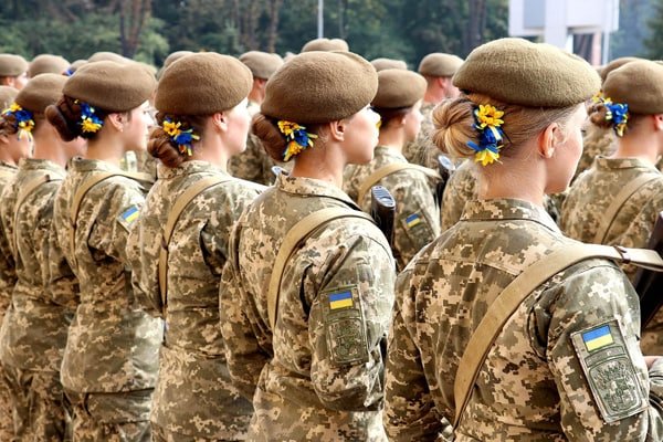 В Україні жінок братимуть на військовий облік лише за їхнім бажанням - рис. 1