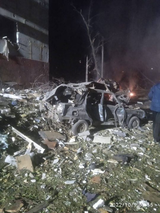 12 людей загинуло, 49 поранено: наслідки нічних ракетних ударів по Запоріжжю (Фото) - рис. 7