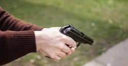 У Дніпрі п’яний військовий стріляв з подвір'я приватного будинку - рис. 17