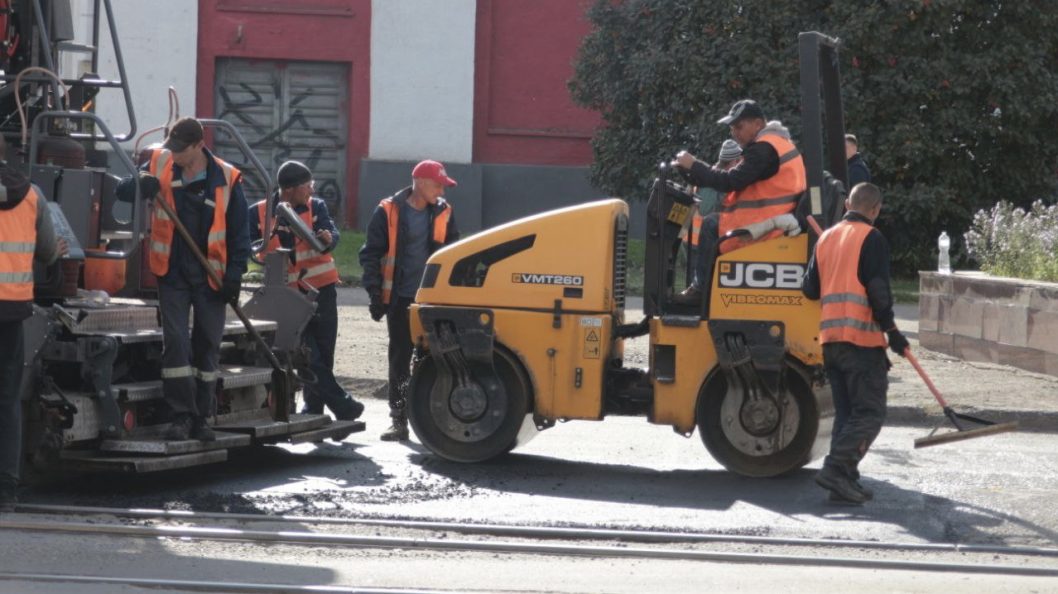 В Днепре ремонтируют сложные участки дорог: где проводятся работы - рис. 6