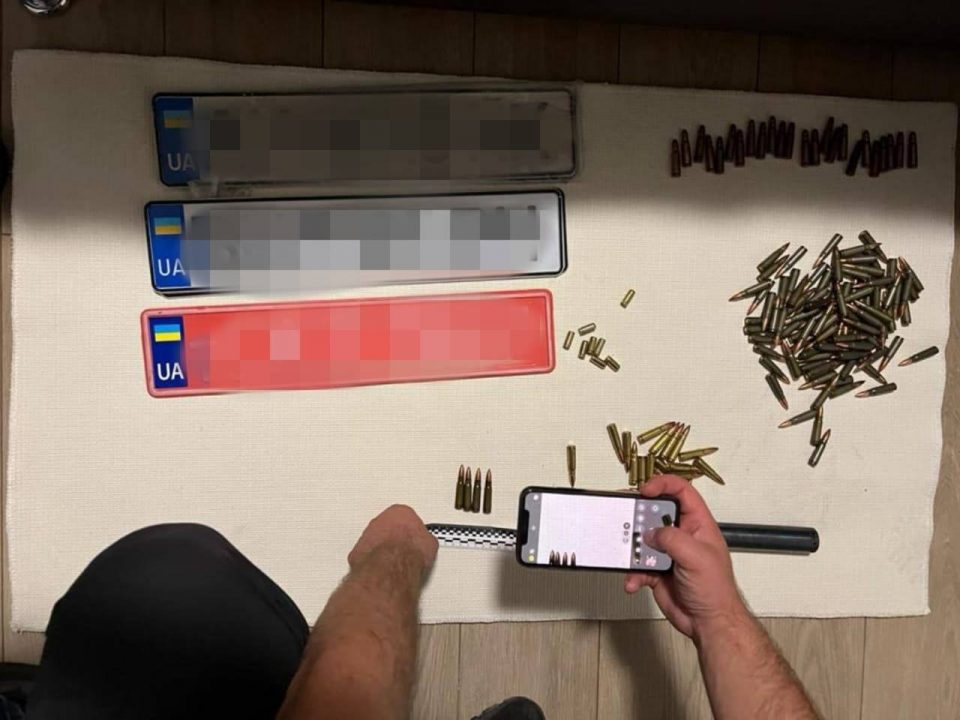 У Дніпрі правоохоронці затримали членів злочинного угрупування, які поцупили 350 000 доларів - рис. 3