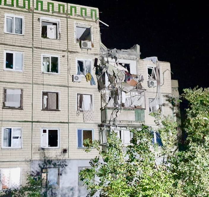 Російські окупанти обстріляли два райони Дніпропетровщини: четверо поранених, без світла 7000 родин - рис. 2