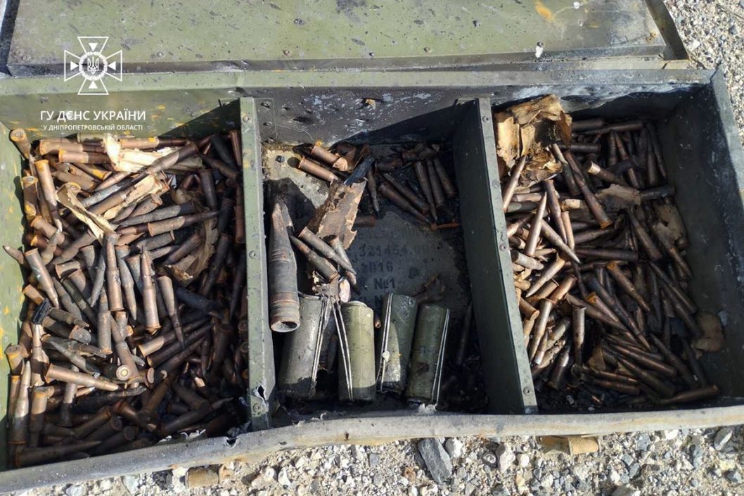 На Дніпропетровщині піротехніки знешкодили касетні снаряди від РСЗВ «Ураган» - рис. 7