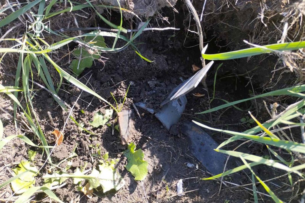 На Дніпропетровщині піротехніки знешкодили касетні снаряди від РСЗВ «Ураган» - рис. 5