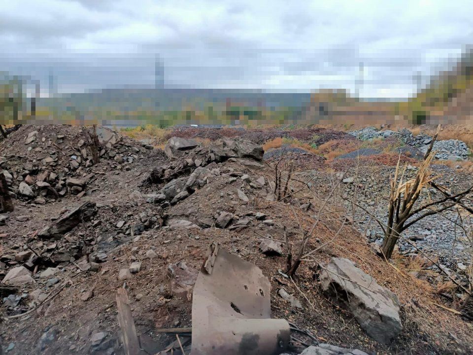 Поліція фіксує наслідки обстрілу підприємства та енергооб'єкту Криворізького району - рис. 3