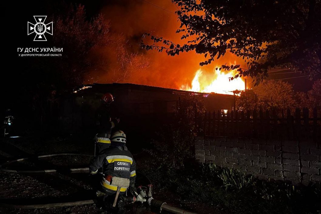 В Днепре спасатели ликвидировали пожар в частном доме - рис. 5