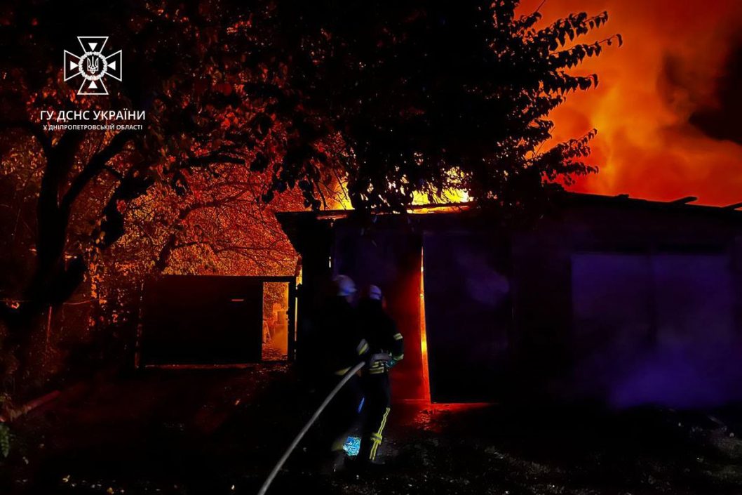 В Днепре спасатели ликвидировали пожар в частном доме - рис. 6