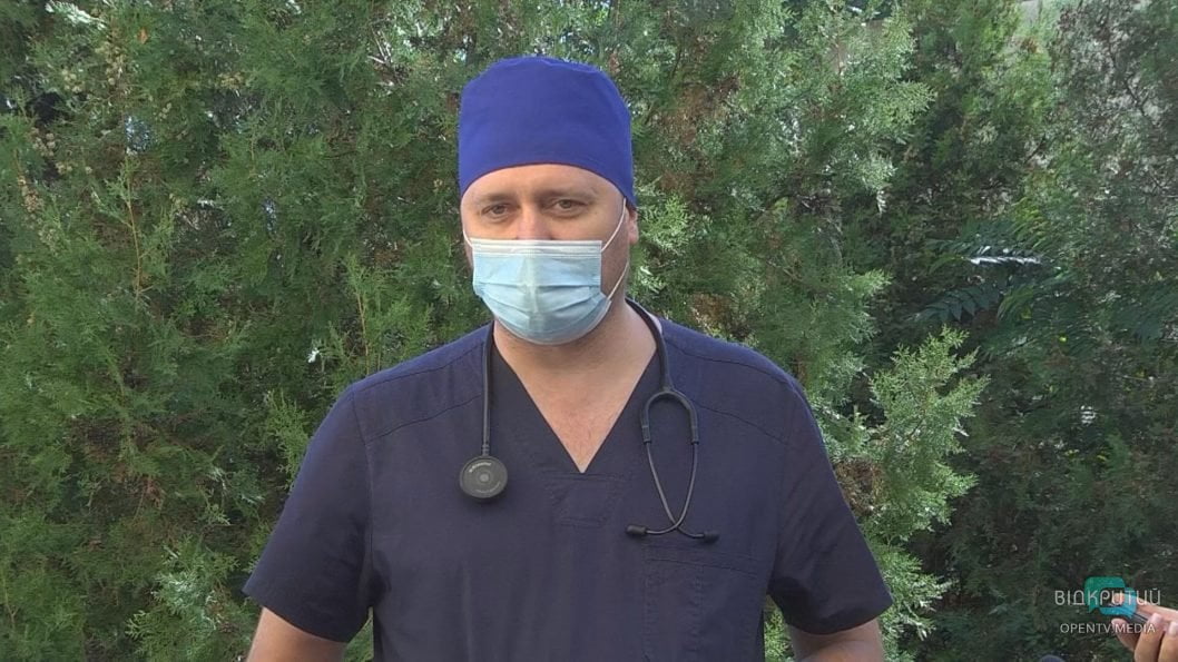 Дитині, яка потрапила під артобстріл у Нікополі, ампутували ноги - рис. 1