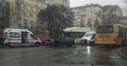 Столкнулись автобус с пассажирами и легковушка: в Днепре произошла авария - рис. 9