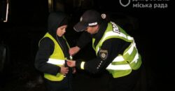 У Дніпрі батькам нагадали про необхідність забезпечити дітей світловідбивальними елементами - рис. 3